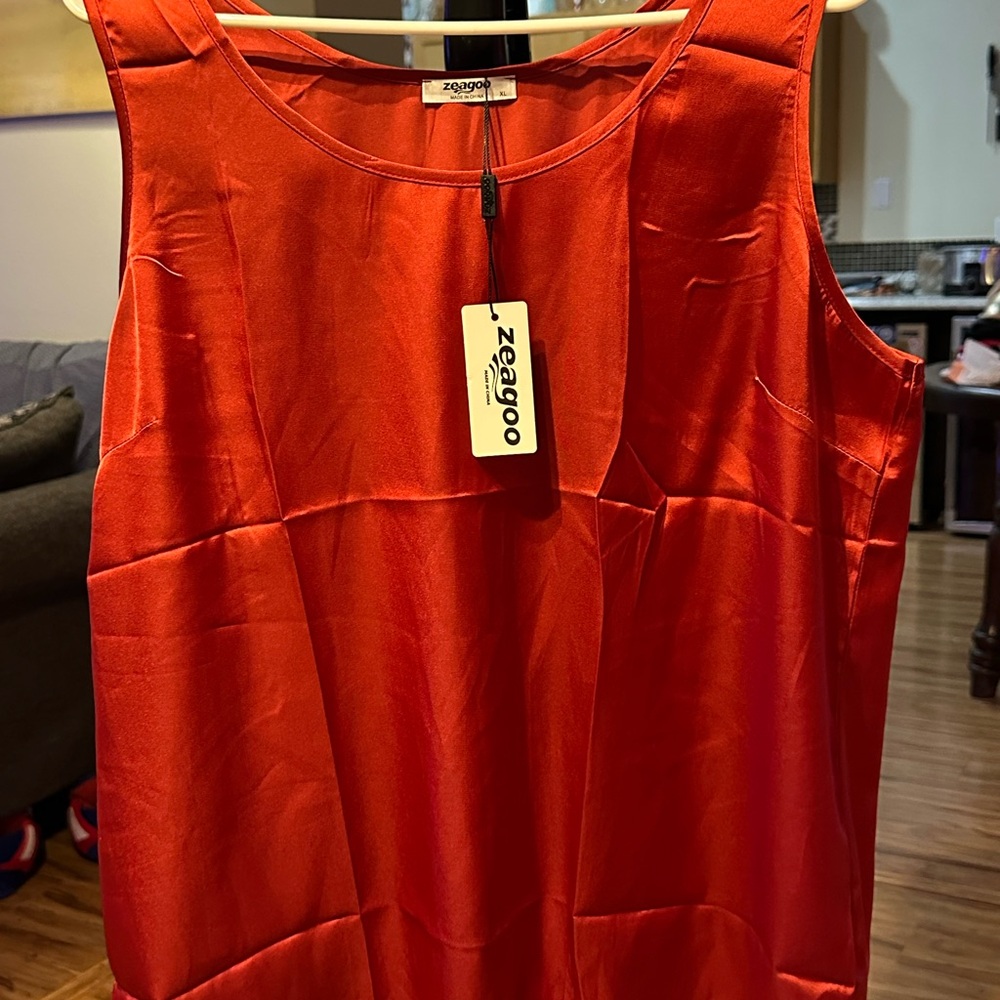 Zeagoo Women's Bold Red Sleeveless Top